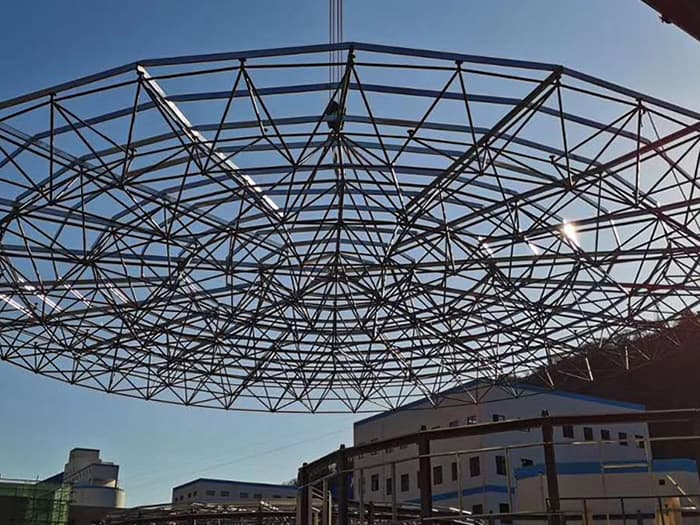 舒兰螺栓球网架工程施工现场