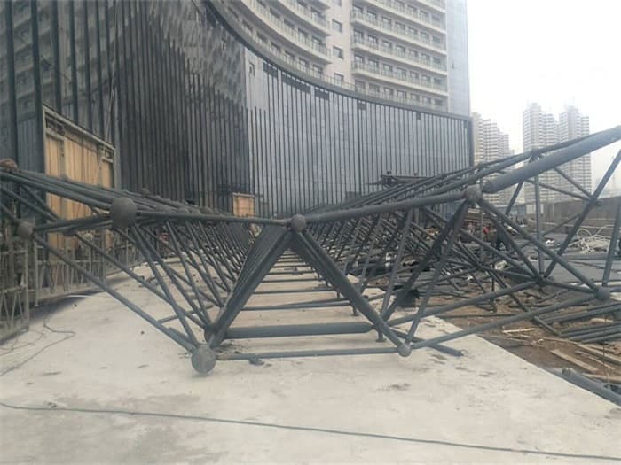 舒兰万豪酒店雨棚网架